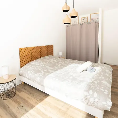 D'architecte - Piscine - בית הארחה *